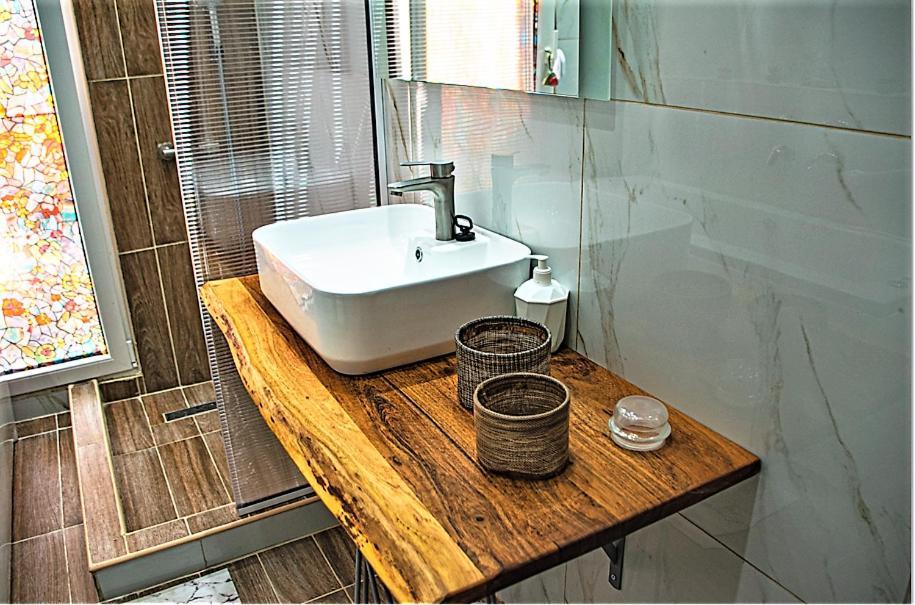 Kassandrou Suite Hot Tub-Jakuzzi - 2 Bedrooms - Big Balcony - Center テッサロニキ エクステリア 写真